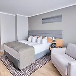 Berlin Airport - Conference Centre By Ihg Schönefeld