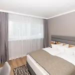 Berlin Airport - Conference Centre By Ihg Schönefeld