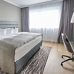 Berlin Airport - Conference Centre By Ihg Schönefeld