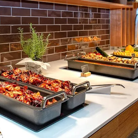 Hotel Berlin Airport - Conference Centre By Ihg 4*