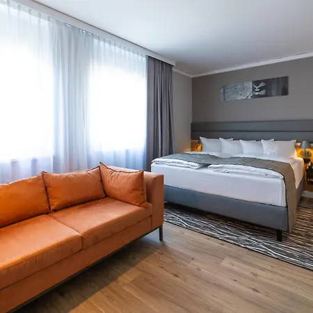Hotel Berlin Airport - Conference Centre By Ihg