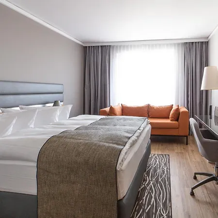 Hotel Berlin Airport - Conference Centre By Ihg 4*