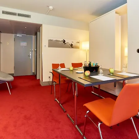 Berlin Airport - Conference Centre By Ihg Hotel