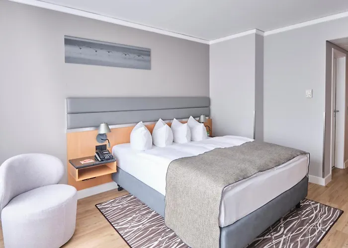 Berlin Airport - Conference Centre By Ihg Schönefeld