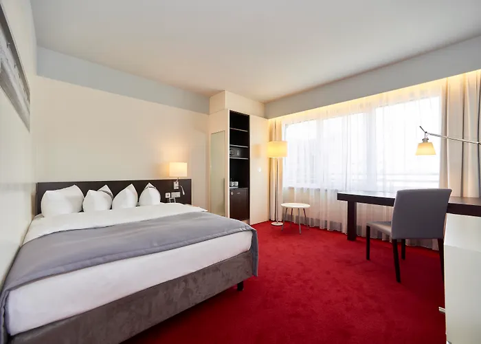 Berlin Airport - Conference Centre By Ihg Schönefeld