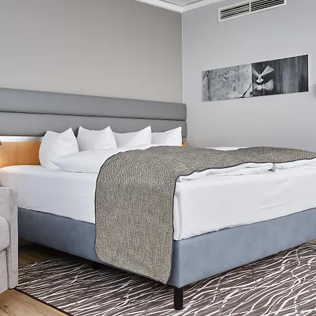 Hotel Berlin Airport - Conference Centre By Ihg Schoenefeld