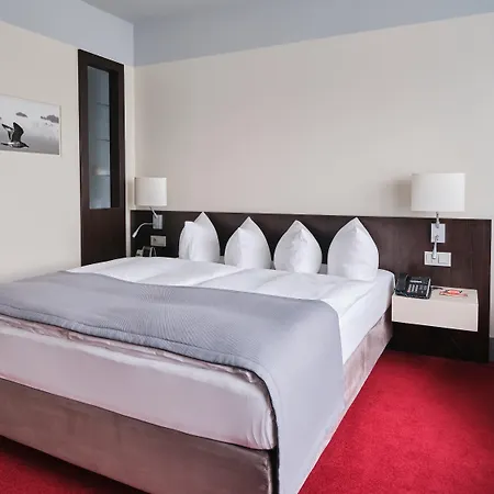 Berlin Airport - Conference Centre By Ihg Hotel Schoenefeld