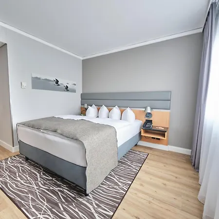 Berlin Airport - Conference Centre By Ihg Hotel