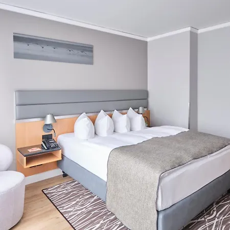 Berlin Airport - Conference Centre By Ihg Schönefeld