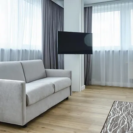 Berlin Airport - Conference Centre By Ihg Hotel 4*