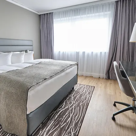 Berlin Airport - Conference Centre By Ihg Schoenefeld