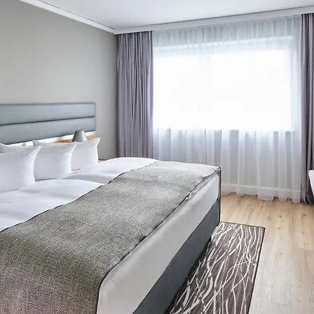 Berlin Airport - Conference Centre By Ihg Schoenefeld