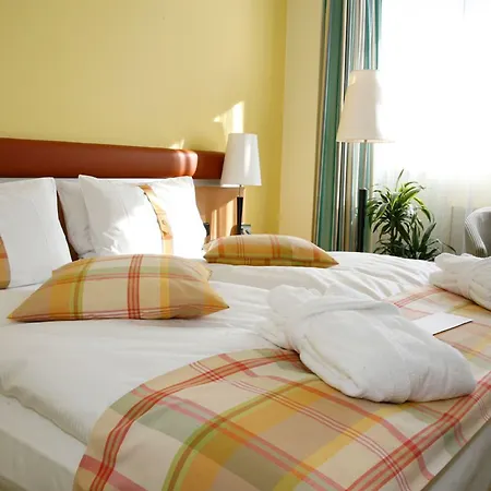 Hotel Berlin Airport - Conference Centre By Ihg Schönefeld