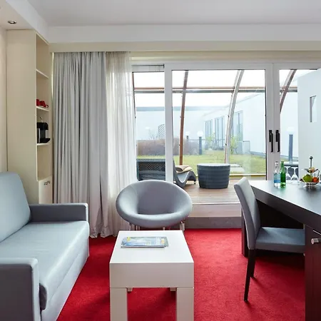 Hotel Berlin Airport - Conference Centre By Ihg 4*