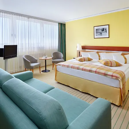 Berlin Airport - Conference Centre By Ihg Hotel 4*