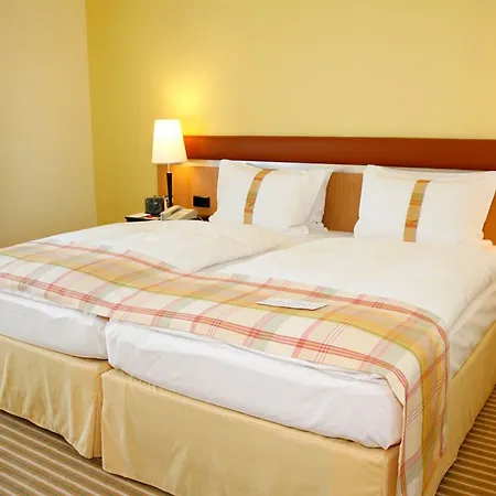 Berlin Airport - Conference Centre By Ihg 4*