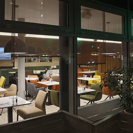 Berlin Airport - Conference Centre By Ihg Hotel