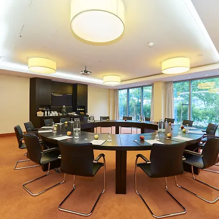 Berlin Airport - Conference Centre By Ihg Hotel