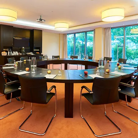 Hotel Berlin Airport - Conference Centre By Ihg 4*
