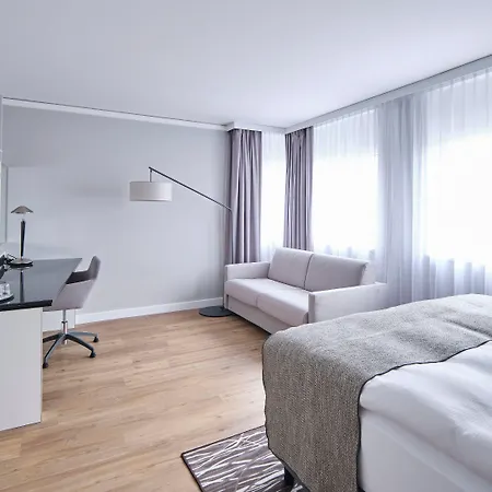 Berlin Airport - Conference Centre By Ihg Hotel 4*