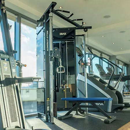 Hotel Berlin Airport - Conference Centre By Ihg 4*