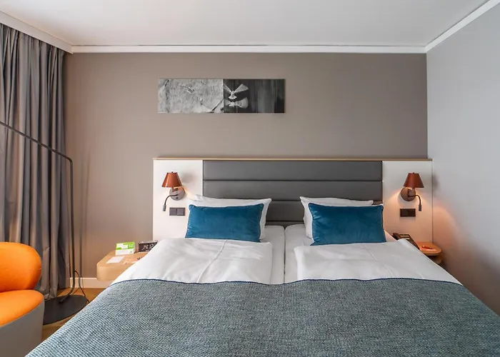 Hotel Berlin Airport - Conference Centre By Ihg 4*