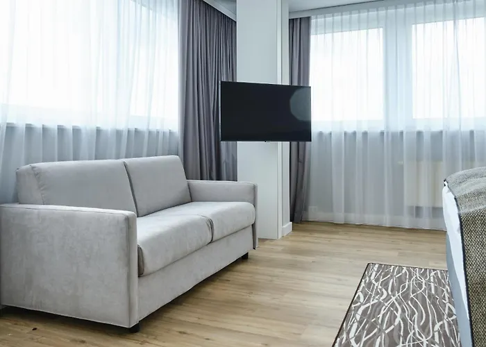 Berlin Airport - Conference Centre By Ihg Hotel 4*
