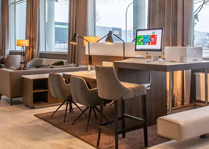 Hotel Berlin Airport - Conference Centre By Ihg 4*