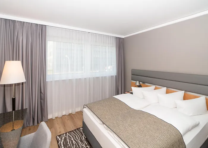 Berlin Airport - Conference Centre By Ihg Schönefeld