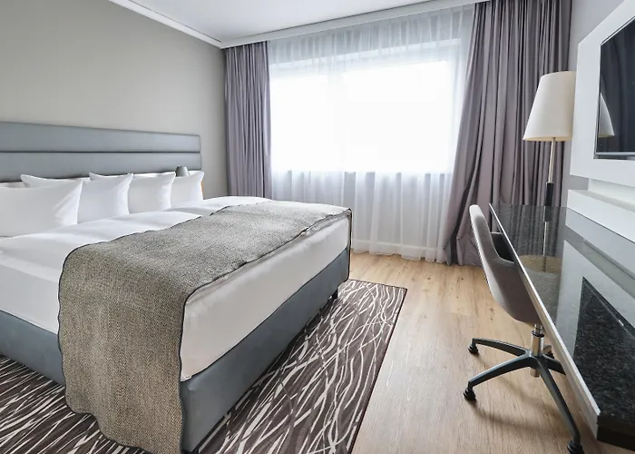 Berlin Airport - Conference Centre By Ihg Schönefeld