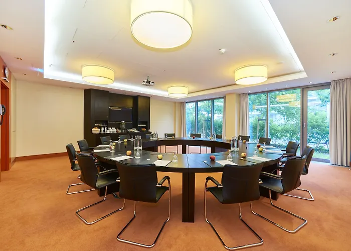 Berlin Airport - Conference Centre By Ihg Hotel