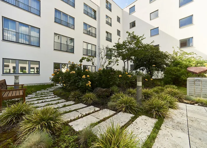 Hotel Berlin Airport - Conference Centre By Ihg