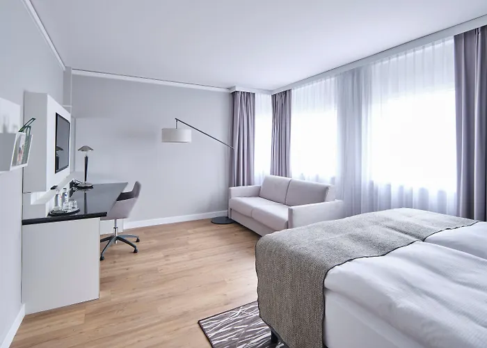 Berlin Airport - Conference Centre By Ihg Hotel 4*